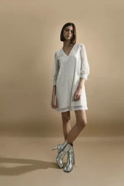 Robe courte évasée en dentelle