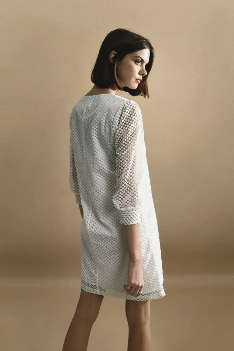 Robe courte évasée en dentelle