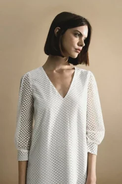 Robe courte évasée en dentelle