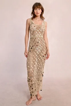 Robe de plage en crochet et sequins