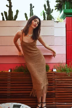 Robe en crochet à franges