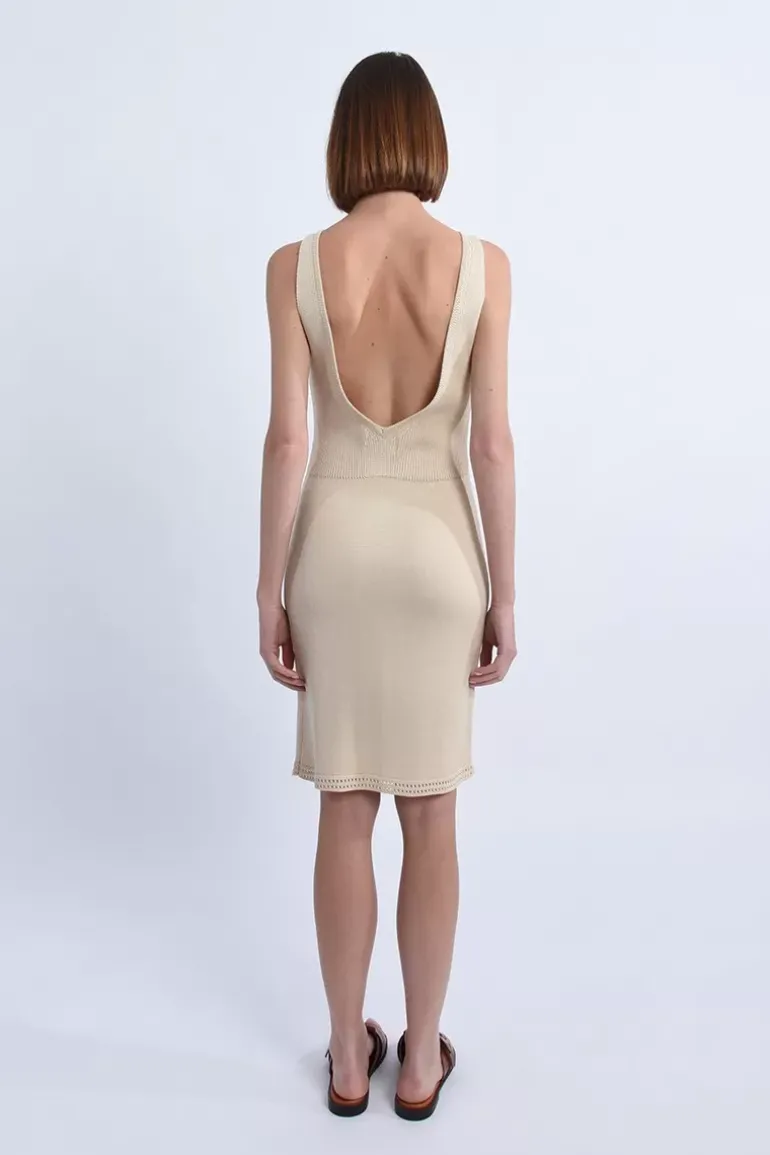 Robe en maille encolure V au dos
