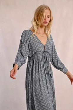 Robe longue à taille élastiquée