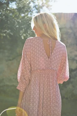 Robe longue à taille élastiquée