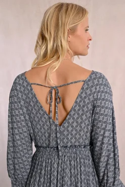 Robe longue à taille élastiquée