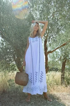 Robe longue brodée