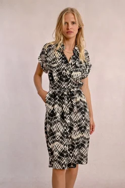 Robe longue ceinturée
