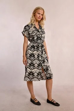 Robe longue ceinturée