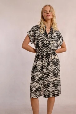 Robe longue ceinturée