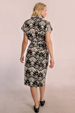 Robe longue ceinturée