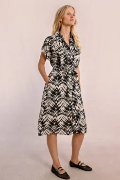 Robe longue ceinturée
