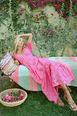 Robe longue en broderie ajourée