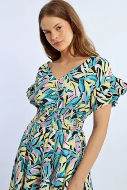 Robe longue, multiple volants