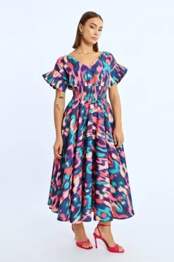 Robe longue, multiple volants
