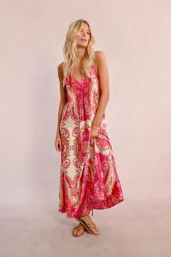 Robe longue satinée à bretelles
