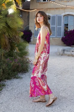 Robe longue satinée à bretelles