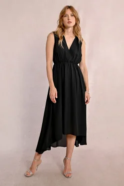 Robe longue semi-transparente