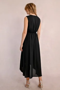 Robe longue semi-transparente