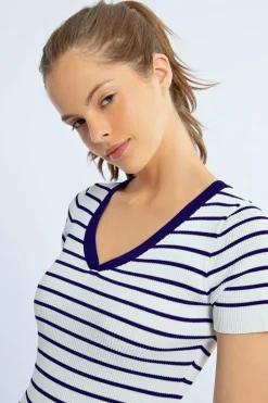 Robe rayée ajustée, c艙ur ouvert au dos