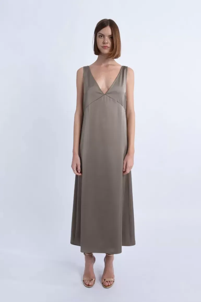 Robe satinée col V