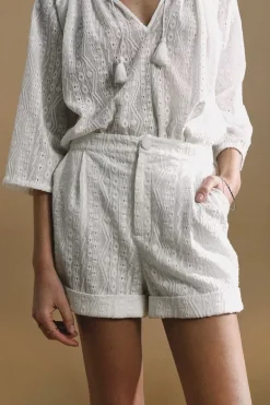 Short dentelle taille haute