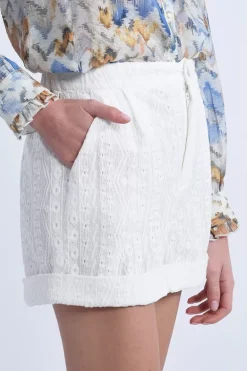 Short dentelle taille haute