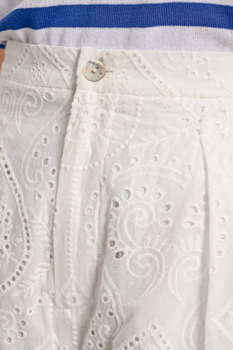 Short en broderies anglaises