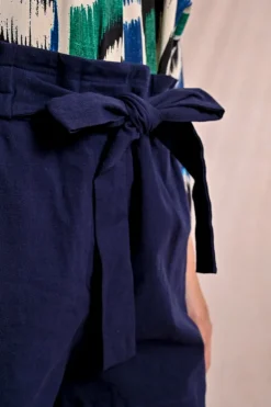 Short fluide ceinturé
