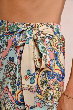 Short satiné à nouer