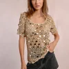Top en crochet et sequins