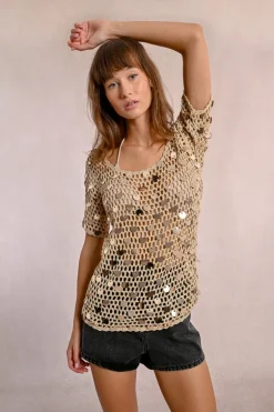 Top en crochet et sequins