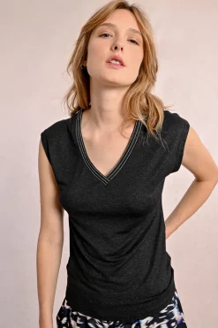 T-shirt à col V, orné de strass