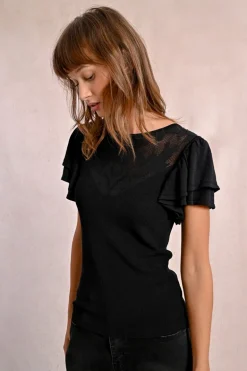 T-shirt ajusté avec manches volantées