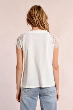 T-shirt avec détail dentelle sur les épaules
