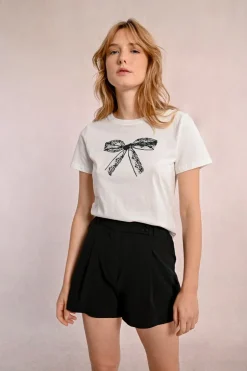 T-shirt cintré avec motif noeud dentelle