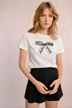 T-shirt cintré avec motif noeud dentelle