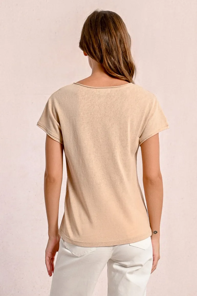 T-shirt col V