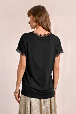 T-shirt dentelé