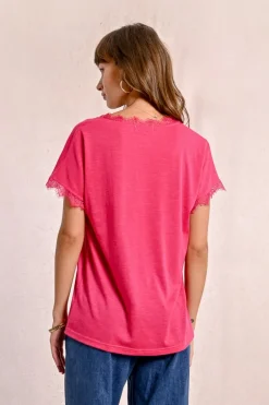 T-shirt dentelé