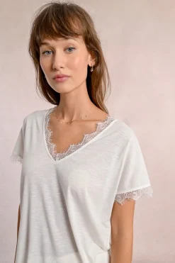 T-shirt dentelé