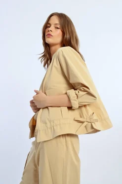 Veste droite, zippée