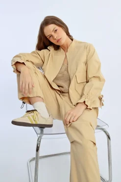 Veste droite, zippée