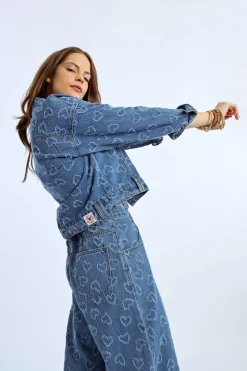 Veste en jean à motif c艙ur